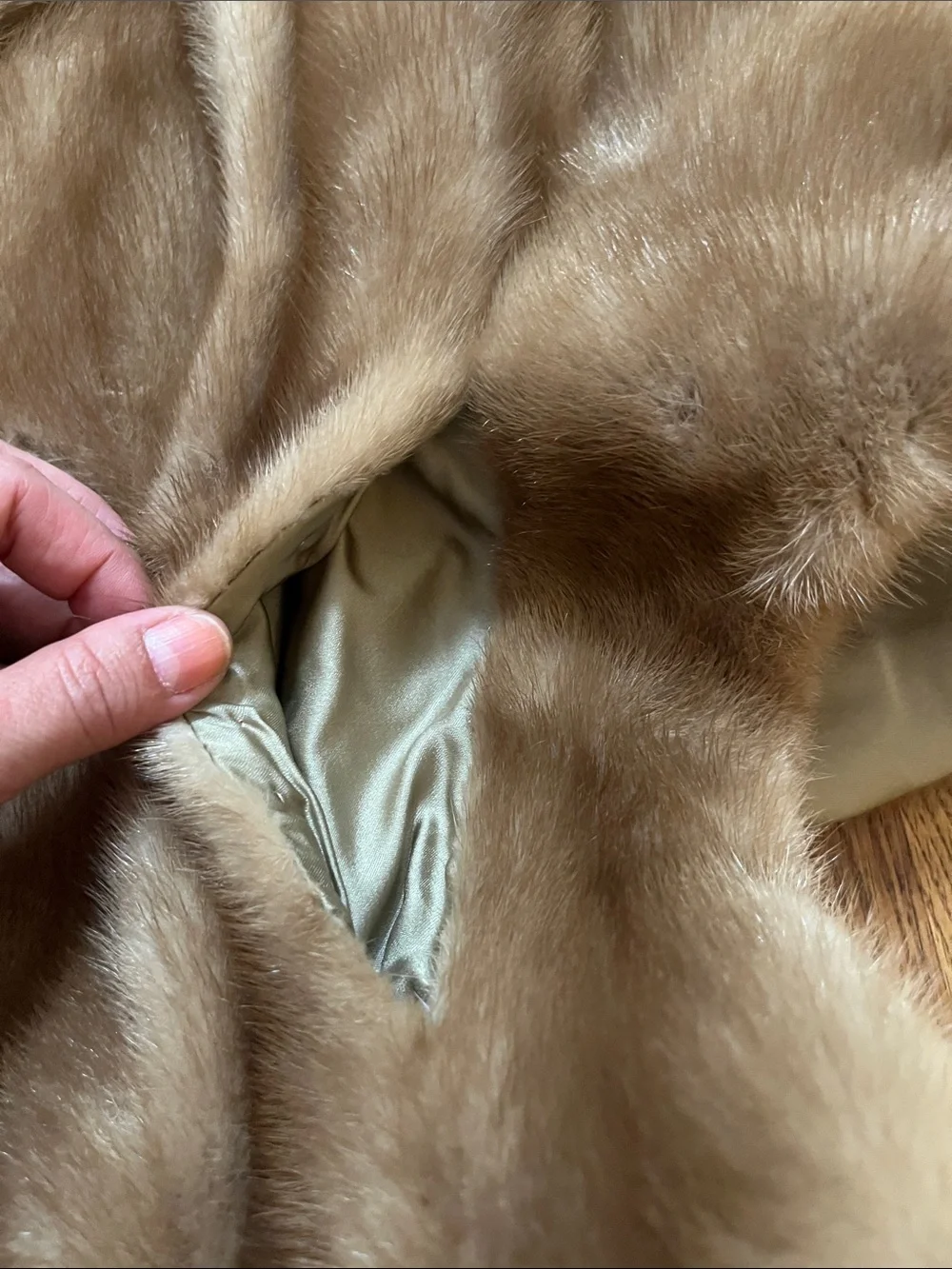 Women's Brown Mink Fur Shawl - Picture 7 of 8